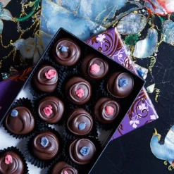 Buckingham Palace English Rose And Violet Creams