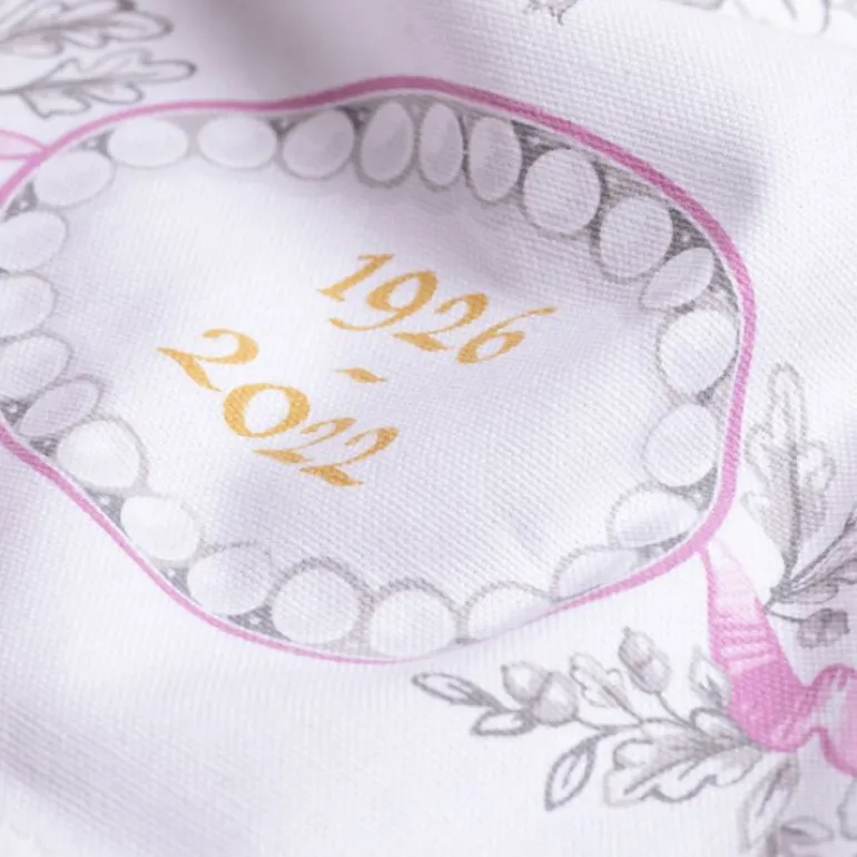 Queen Elizabeth Ii Commemorative Tea Towel