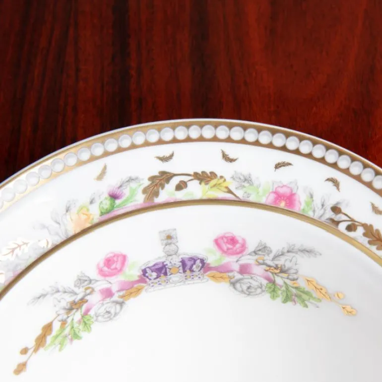 Queen Elizabeth Ii Commemorative Teacup And Saucer