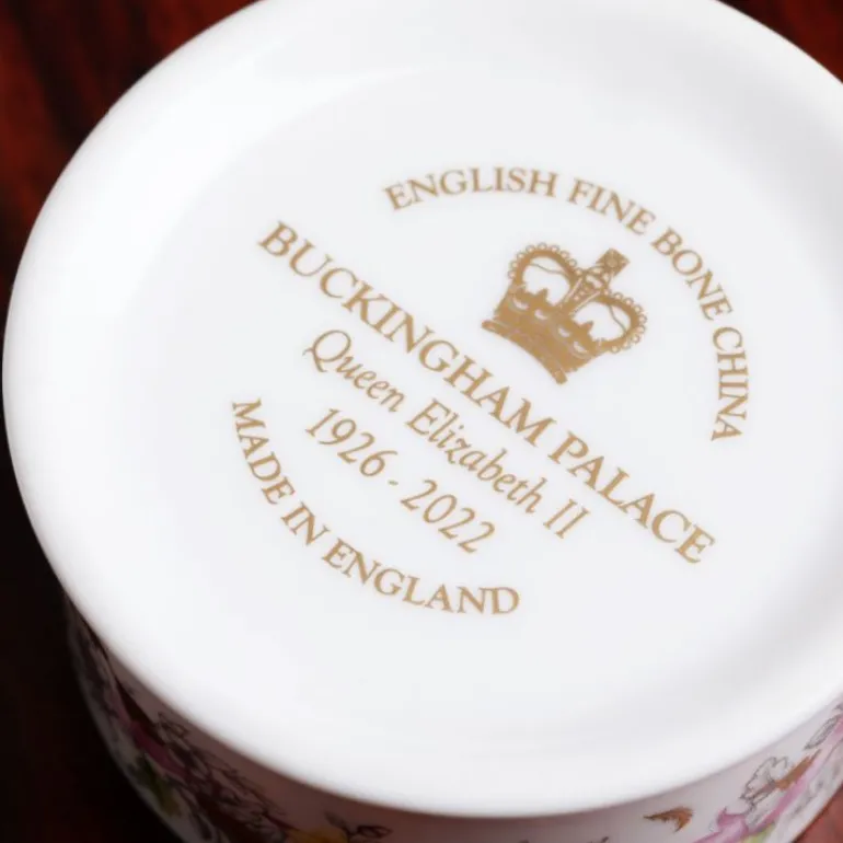 Queen Elizabeth Ii Commemorative Pillbox