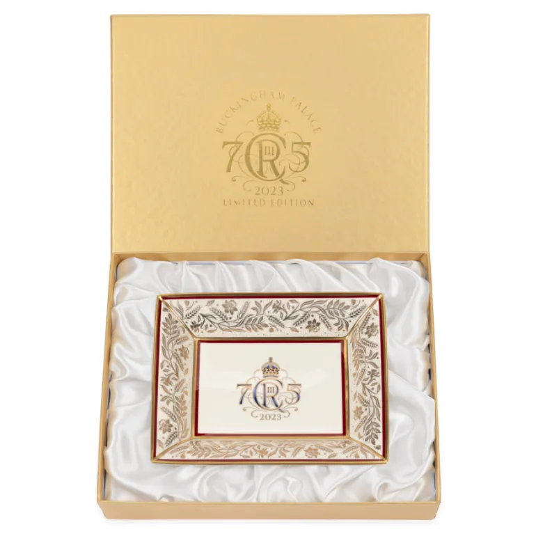 The King'S 75Th Birthday Limited Edition Red Tray